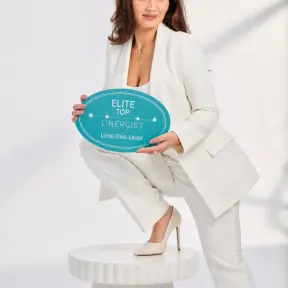 Bogusława Herda — portret z wyróżnieniem Elite Top Linergist.