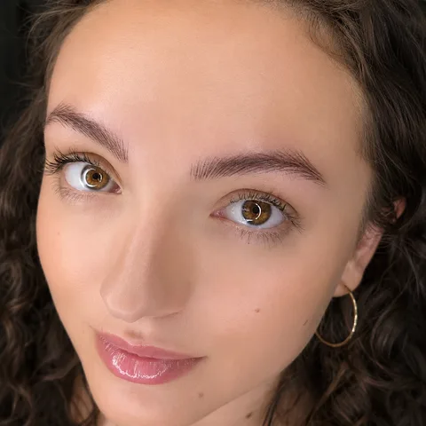 Silky Hairstroke Brows — włos maszynowy Bielsko-Biała — Silky — brwi w szerszym kadrze