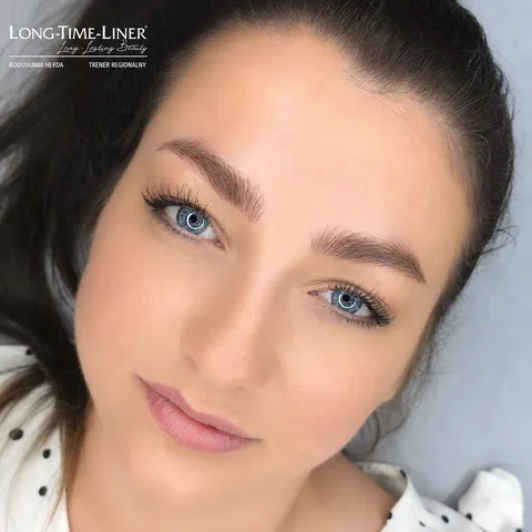 Silky Hairstroke Brows — włos maszynowy Bielsko-Biała — Silky — brwi w szerszym kadrze